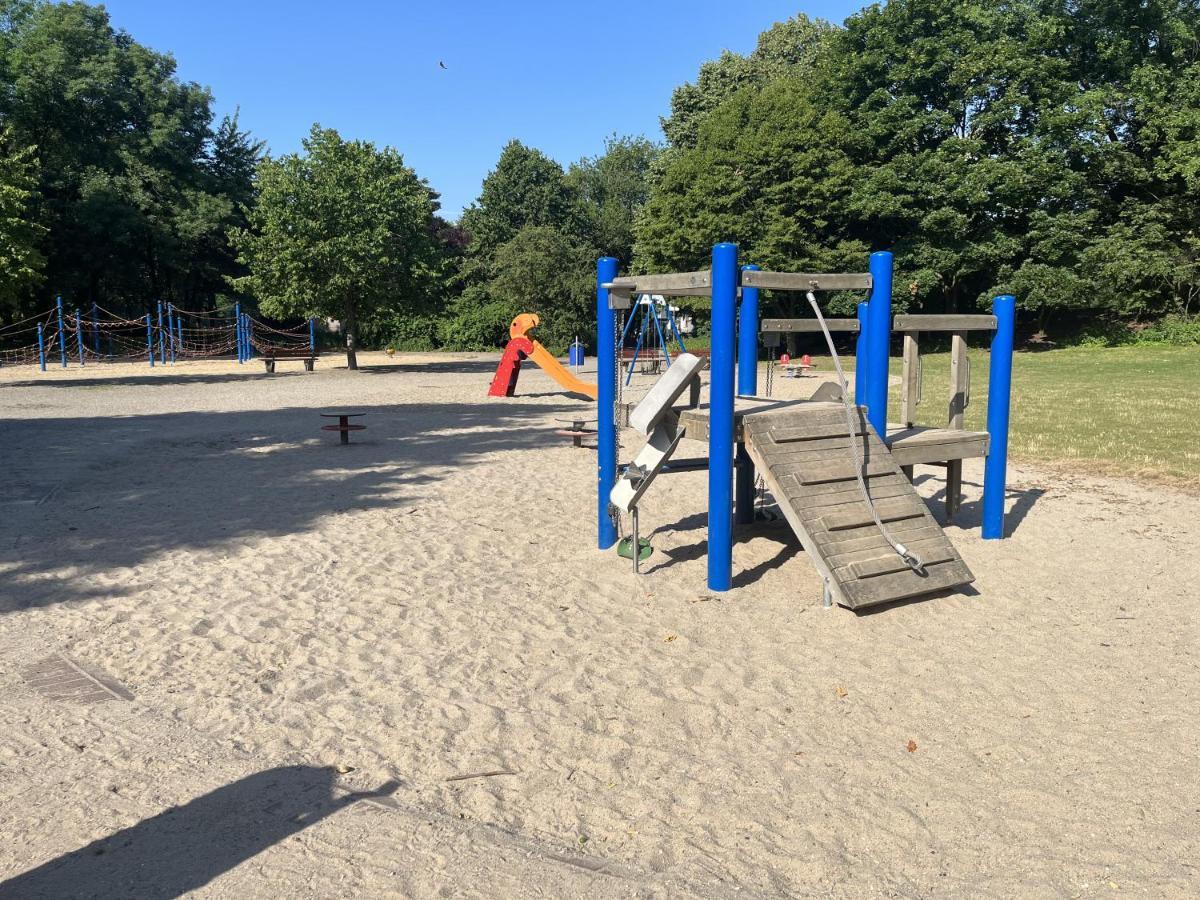 Privatzimmer Am Iltispark Duisburg Kültér fotó